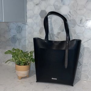 Stella North South leather tote 🖤